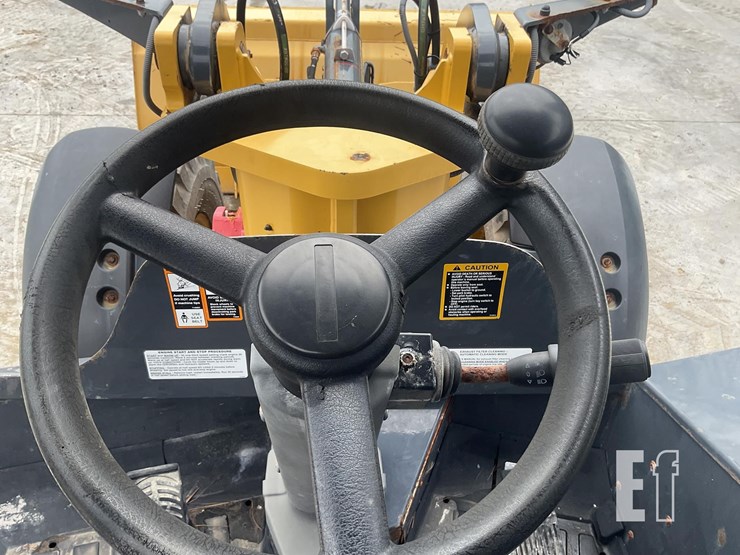 2019-deere-204l-image-14