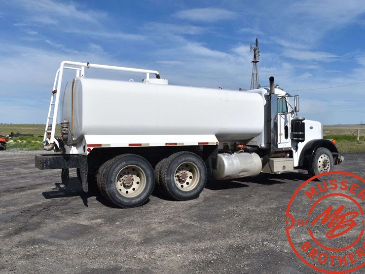 1994-peterbilt-379-image-10
