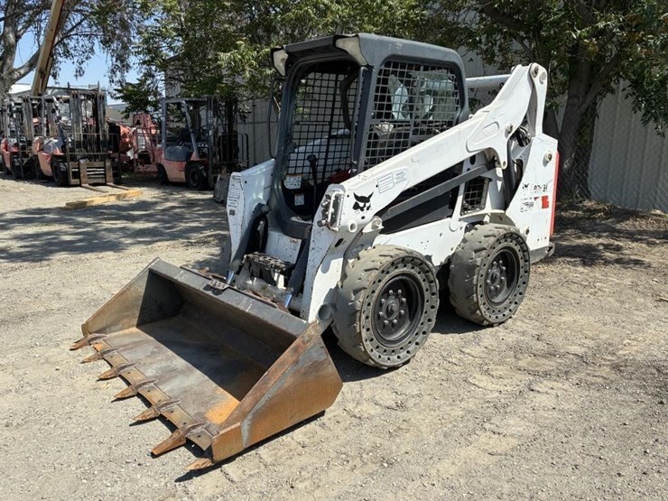 2008-bobcat-s570-image-1