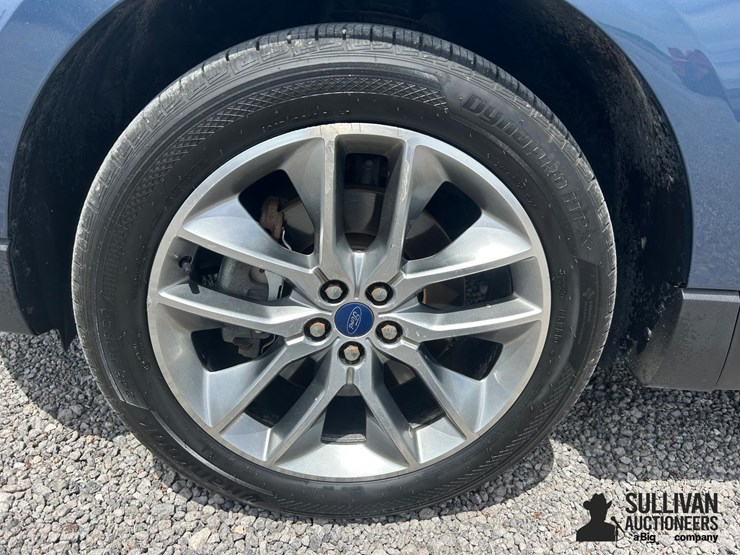 2018-ford-edge-titanium-image-17