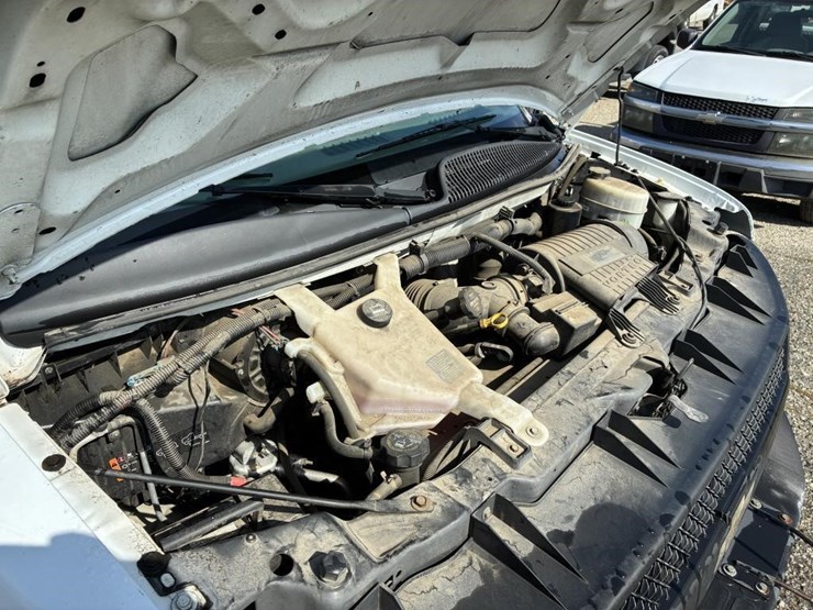 2014-chevrolet-express-2500-image-8