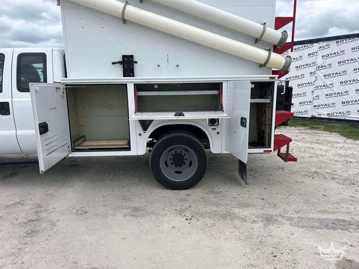 2016-ford-f550-image-23