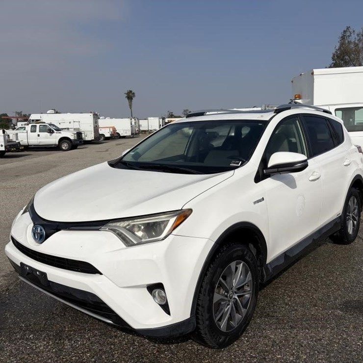 2016 TOYOTA RAV4