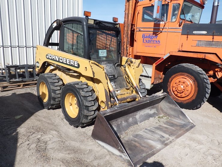 2000-john-deere-250-image-1