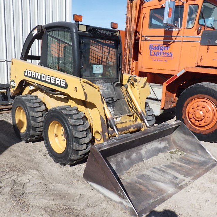2000 JOHN DEERE 250