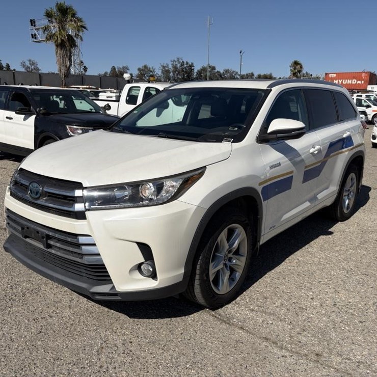 2017 TOYOTA HIGHLANDER