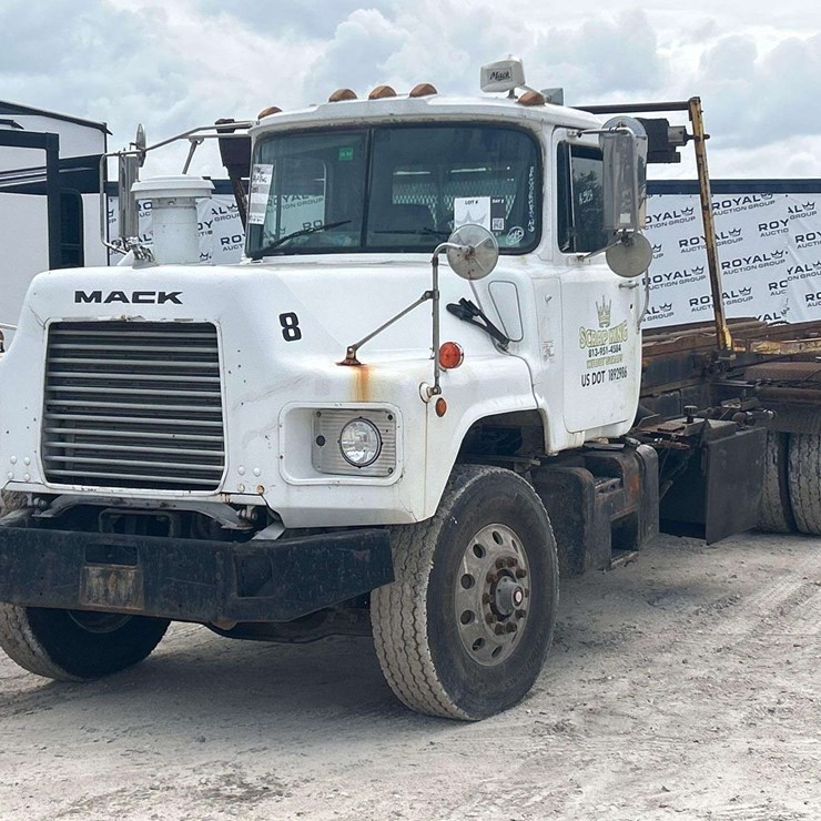 1998 MACK DM690S