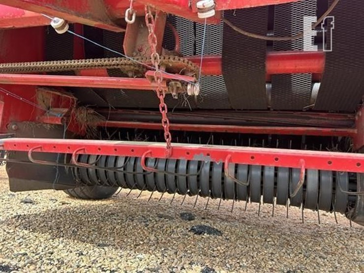 massey-ferguson-1756-image-11
