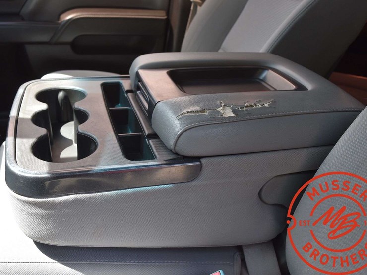 2015-chevrolet-3500-image-50