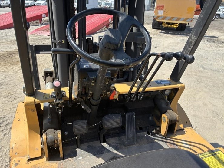 2009-caterpillar-gp40-image-15