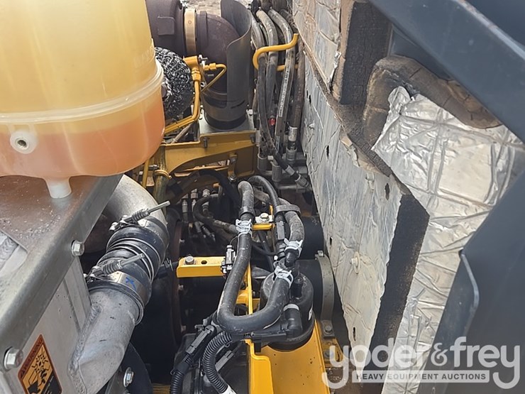 2023-deere-260e-image-39