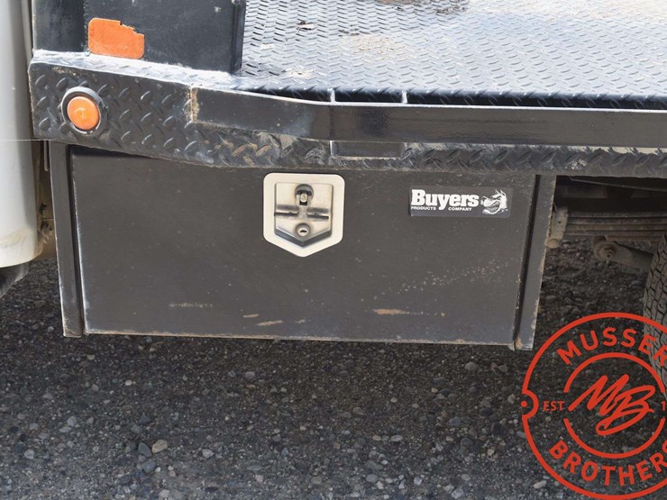 2015-chevrolet-3500-image-29