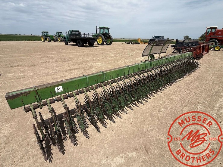 20'-john-deere-rotary-hoe,-3-pt-image-1