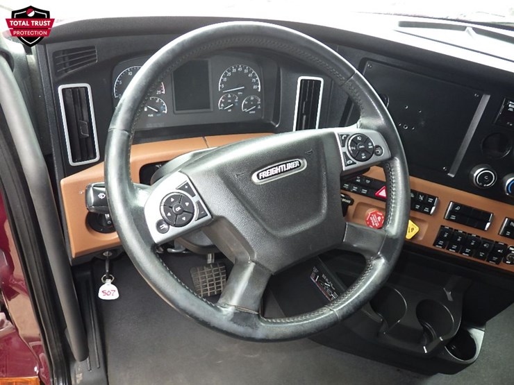 2021-freightliner-cascadia-126-image-22