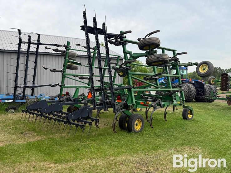 john-deere-2410-image-5