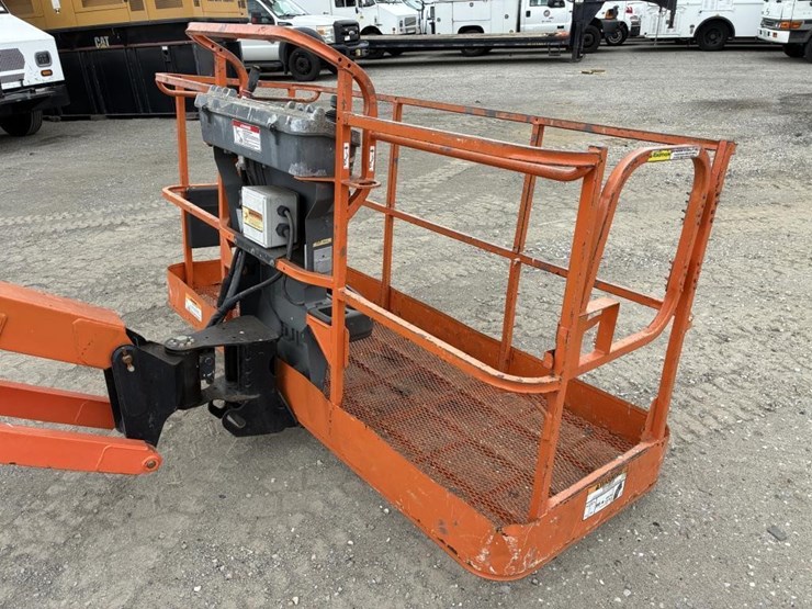 2008-jlg-800aj-image-7
