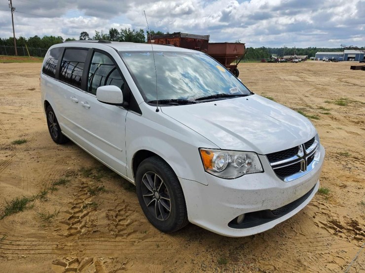 2017-dodge-grand-caravan-image-4