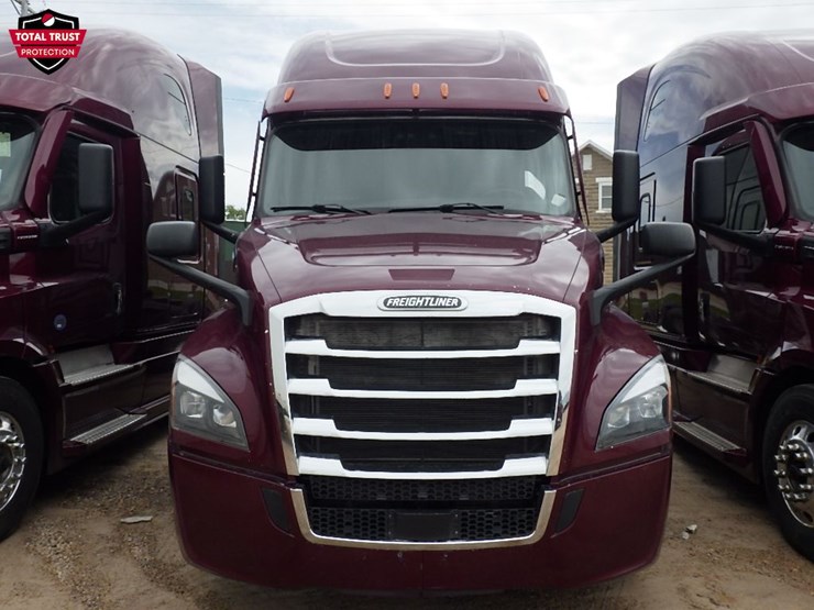 2021-freightliner-cascadia-126-image-2