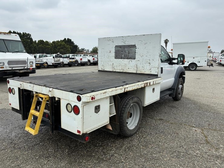 2011-ford-f550-image-3