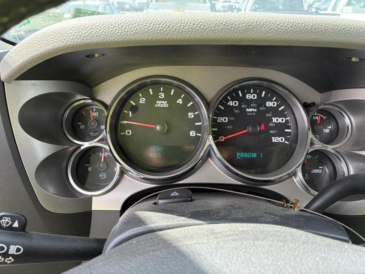 2012-gmc-2500hd-image-15