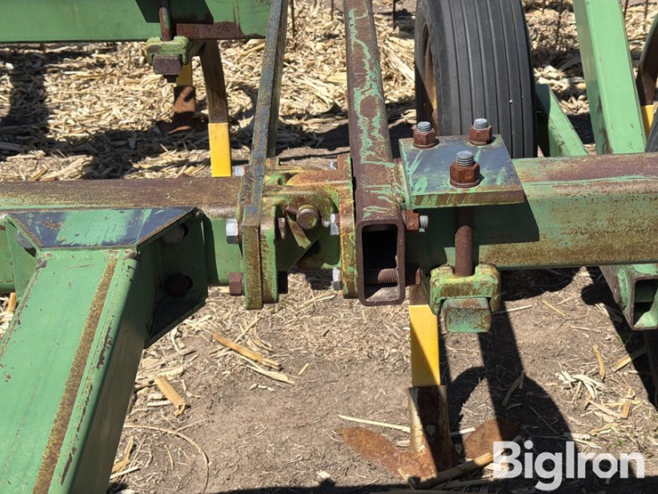 john-deere-36-image-12