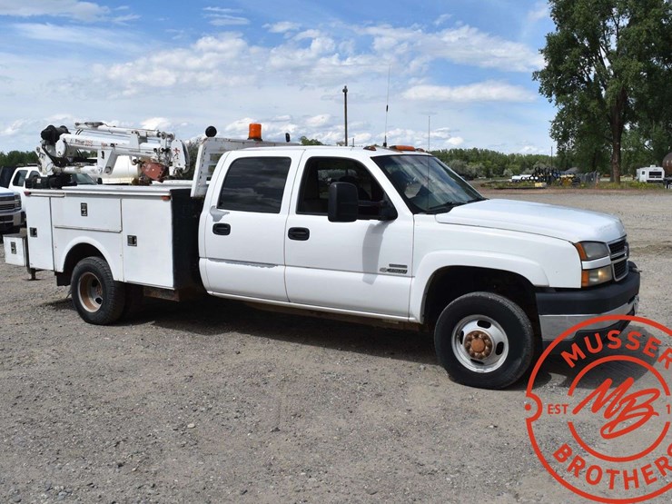 2006-chevrolet-3500-image-11