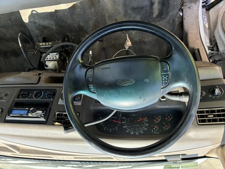 2001-ford-f450-image-21