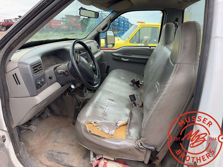 1999-ford-f550-image-15