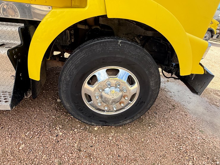 2014-kenworth-t800-image-12