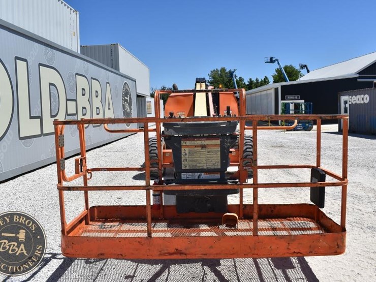 2015-jlg-600s-image-7