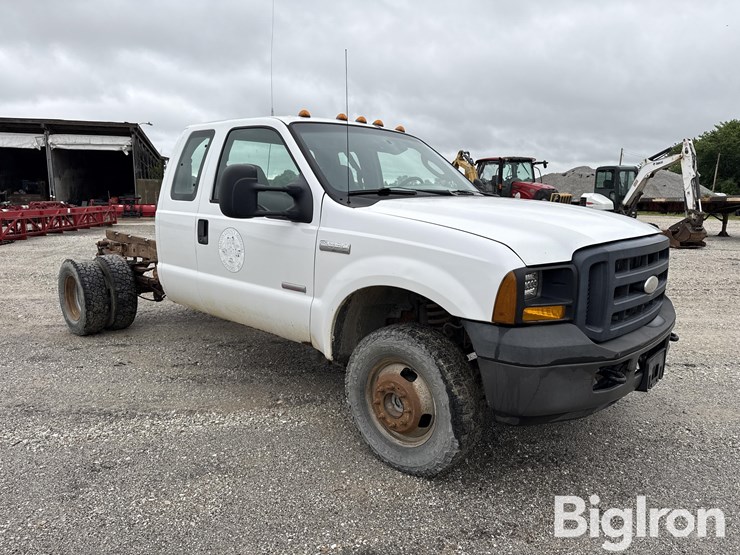 2006-ford-f350-image-3