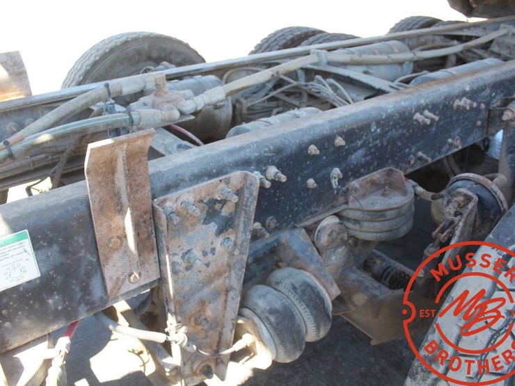 2006-sterling-l9500-image-39