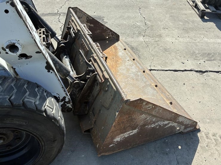 2023-bobcat-s590-image-10