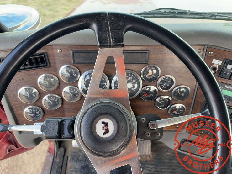 2001-western-star-4900-image-17