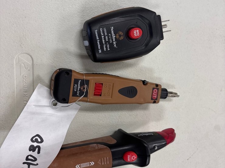 #4030-•-set-of-southwire-electrtical-testing-tools-image-3