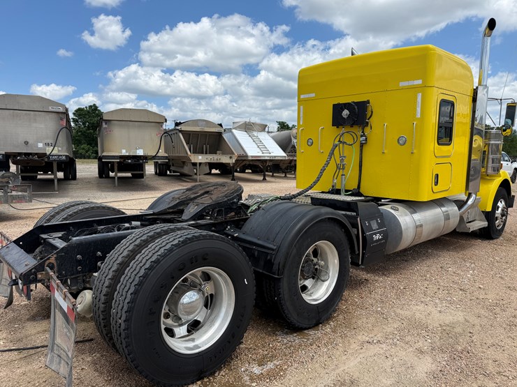 2016-kenworth-t800-image-5