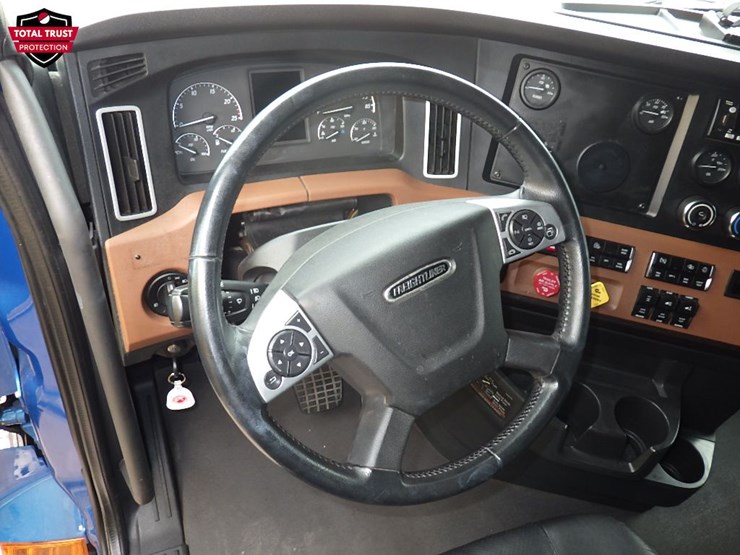 2022-freightliner-cascadia-126-image-21