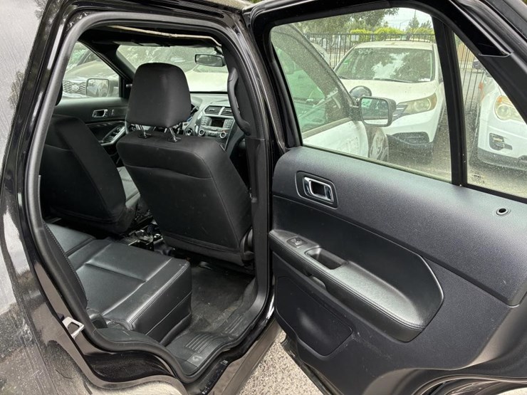 2019-ford-explorer-police-interceptor-image-11