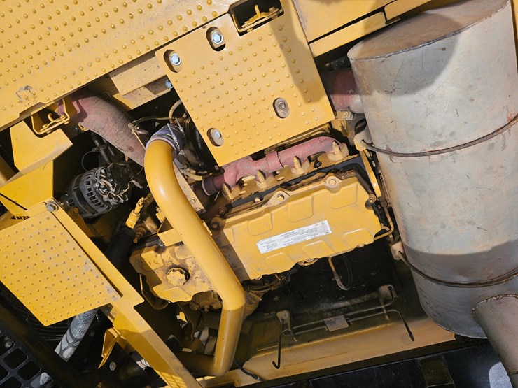 2022-caterpillar-336d2-image-10