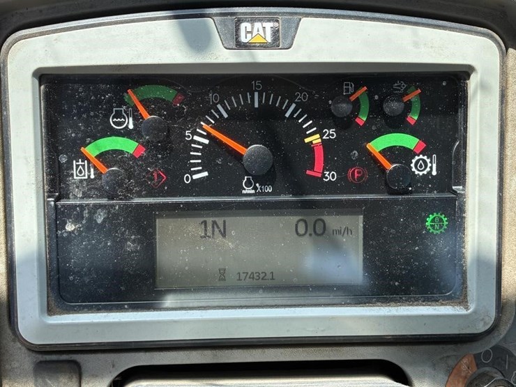 2014-caterpillar-950m-image-21
