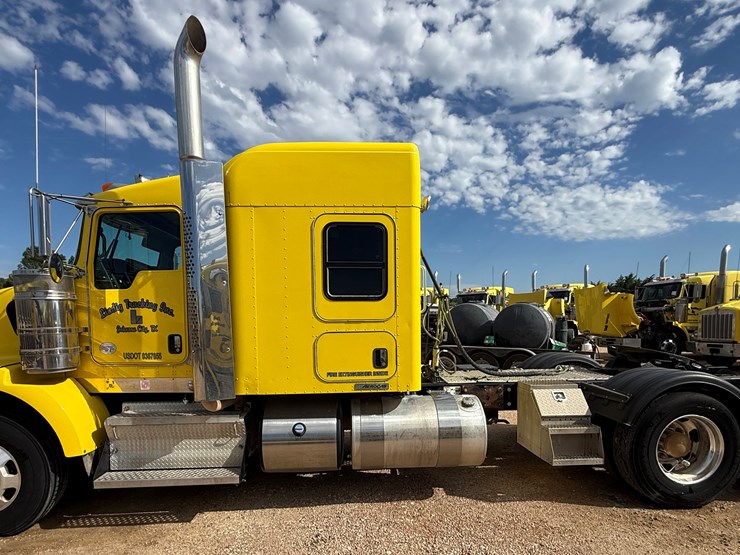2014-kenworth-t800-image-8