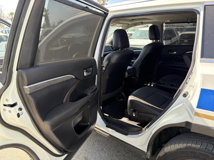 2017-toyota-highlander-image-14