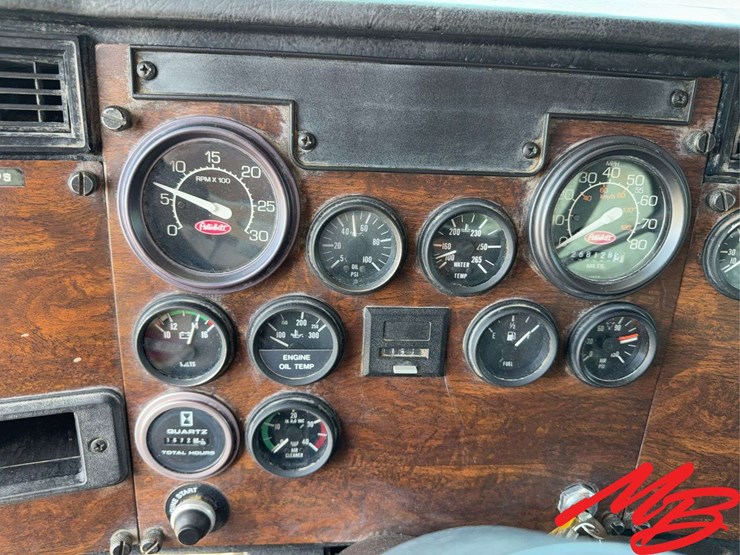 1996-peterbilt-379-image-31