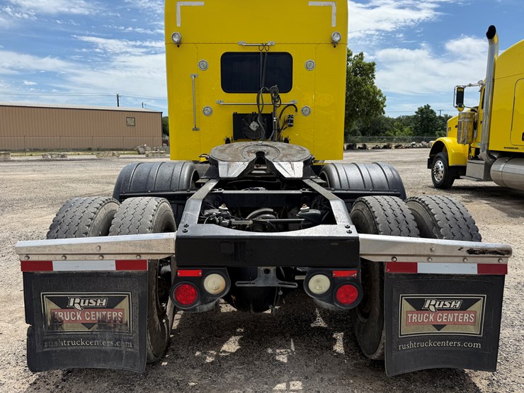 2014-peterbilt-389-image-6