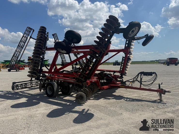 2008-case-ih-330-image-3
