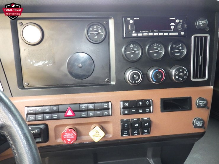 2022-freightliner-cascadia-126-image-22