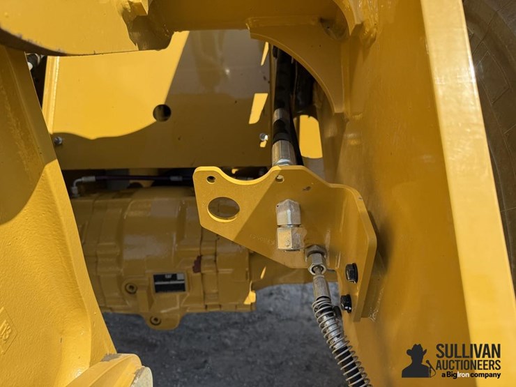 2021-caterpillar-920-image-16