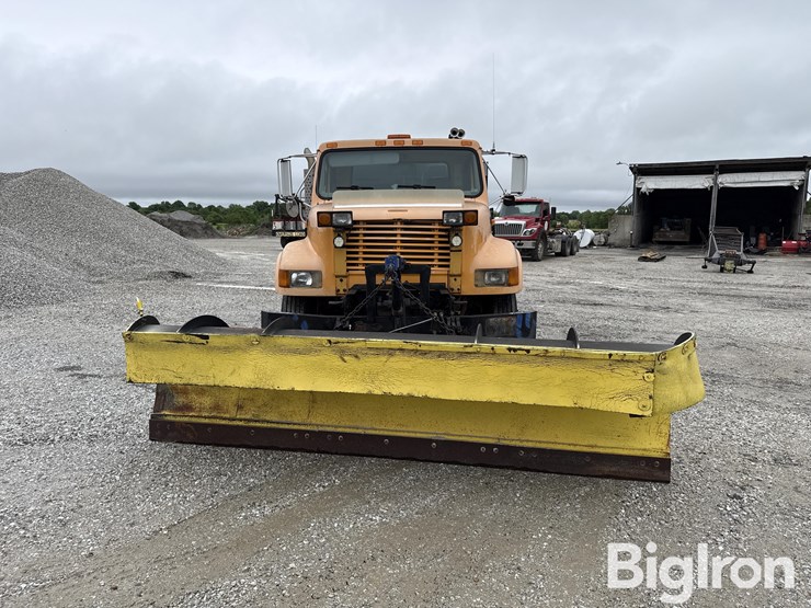 2000-international-4900-image-2