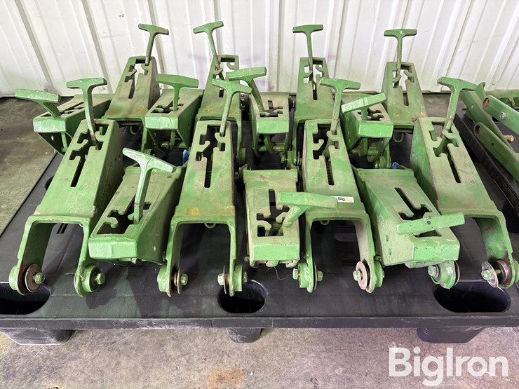 john-deere-closing-wheel-flames-w/handles,-springs-&-mounting-bushings-image-2