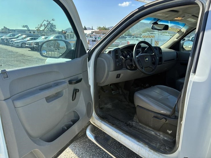 2012-chevrolet-2500hd-image-15